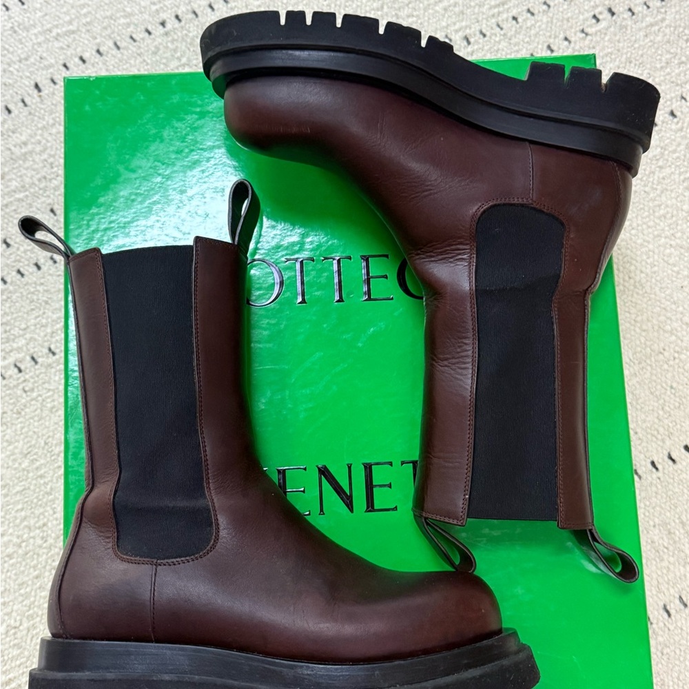 Bottega Veneta Lug Chelsea Leather Boots